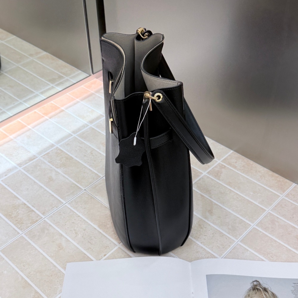 New Bucket Bag Old Money Wind  - огляд і ціна Luxury Bags Tote